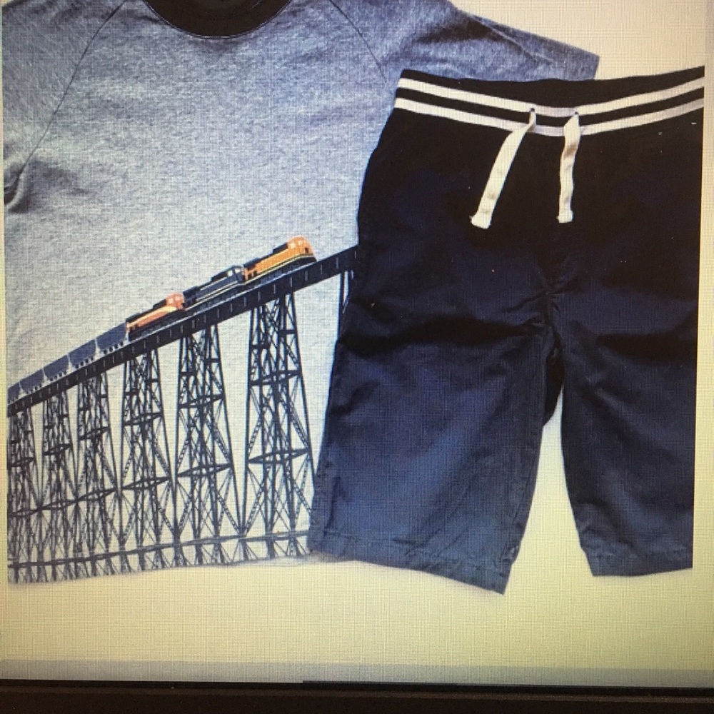 Train Trestle Art Tee Top Shorts
